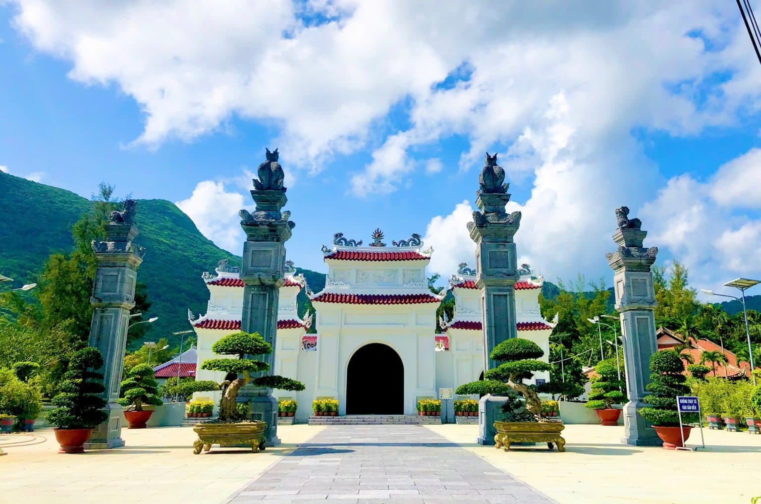 Đền thờ Côn Đảo